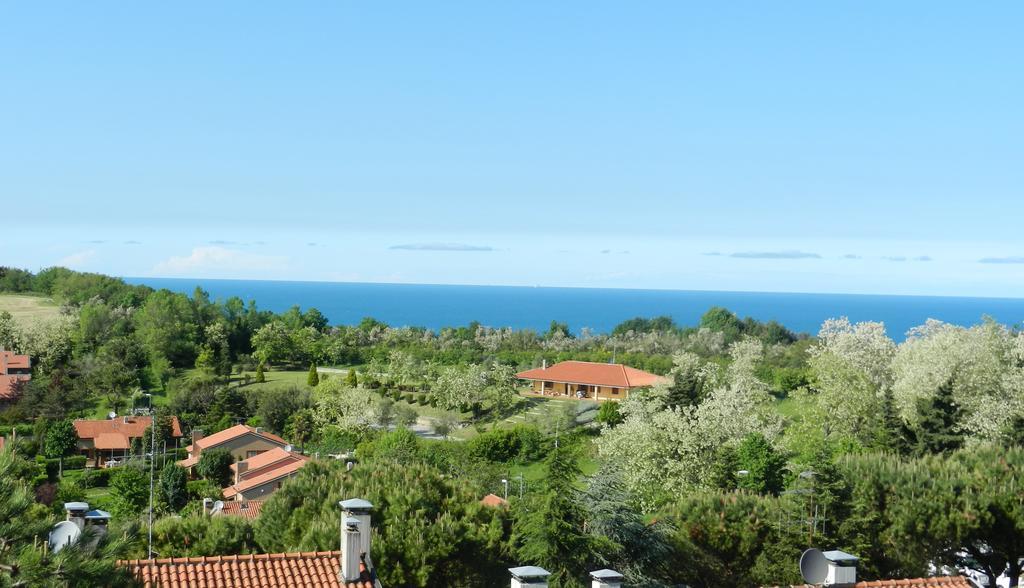 Collemare Apartment Pesaro Luaran gambar