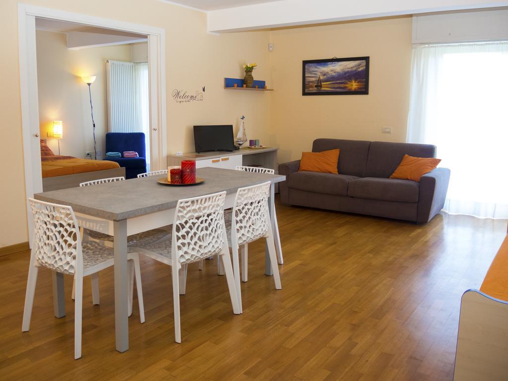 Collemare Apartment Pesaro Luaran gambar